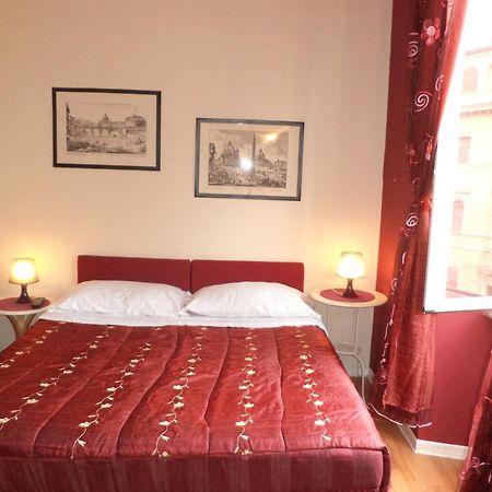 Enjoy Roma Bed & Breakfast ภายนอก รูปภาพ